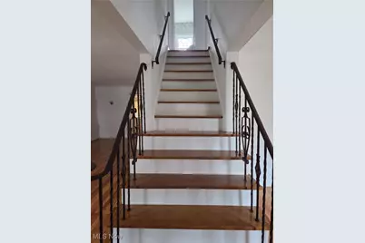 3698 Washington Boulevard, University Heights, OH 44118 - Photo 2