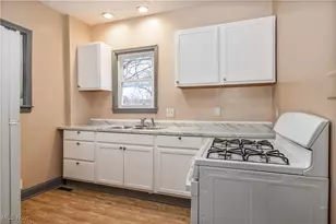 162 E Archwood Ave, Akron, OH 44301 - Photo 10