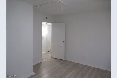 15615 Lotus Drive, Loveland, OH 44128 - Photo 20