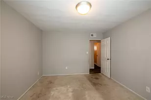 670 Hemlock Dr, Euclid, OH 44132 - Photo 22