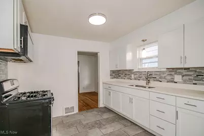 19330 Naumann Avenue, Euclid, OH 44119 - Photo 12