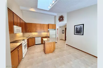 33162 Eagles Glen Court, North Ridgeville, OH 44039 - Photo 6