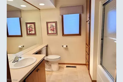 33162 Eagles Glen Court, North Ridgeville, OH 44039 - Photo 24