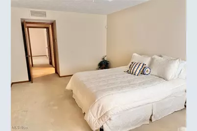 33162 Eagles Glen Court, North Ridgeville, OH 44039 - Photo 20