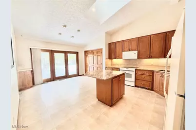 33162 Eagles Glen Court, North Ridgeville, OH 44039 - Photo 4