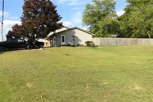 964 Johnsonville Rd, Chester, WV 26034 - Photo 4