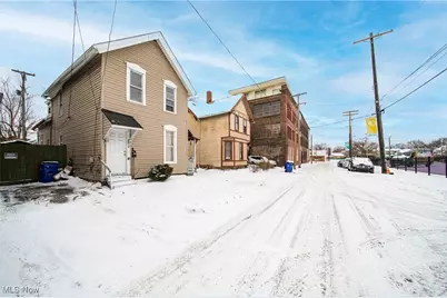 2449 Castle Avenue, Loveland, OH 44113 - Photo 2