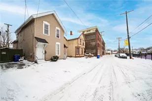 2449 Castle Ave, Loveland, OH 44113 - Photo 2