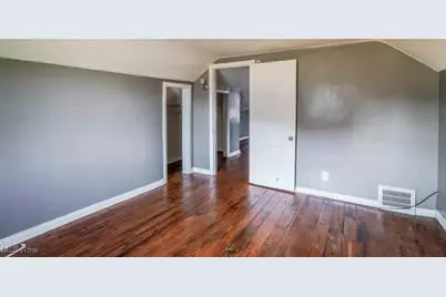 8202 Navarre Road SW, Massillon, OH 44646 - Photo 18