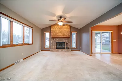 125 Edgewater Drive, Austintown, OH 44515 - Photo 4