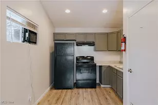 1208-1210 Bellows St, Akron, OH 44301 - Photo 6