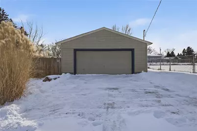 541 Blossom Avenue, Campbell, OH 44405 - Photo 30