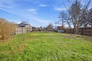 541 Blossom Ave, Campbell, OH 44405 - Photo 28