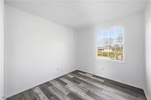 541 Blossom Ave, Campbell, OH 44405 - Photo 14