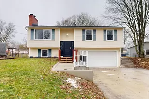 1545 Whitehall Dr, Mogadore, OH 44260 - Photo 2