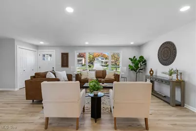 328 Crestway Oval, Brunswick, OH 44212 - Photo 6