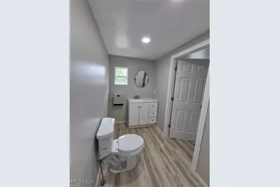 100 Chaucer Court, Elyria, OH 44035 - Photo 6