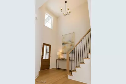 355 Calistoga Court, Grandview Heights, OH 44147 - Photo 2