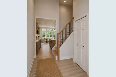355 Calistoga Court, Grandview Heights, OH 44147 - Photo 2