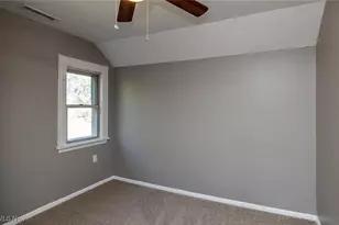 353 S Maple St, Elyria, OH 44035 - Photo 8