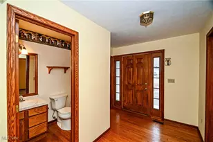 4887 Fireside Dr, Akron, OH 44319 - Photo 12