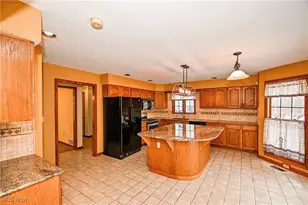 4887 Fireside Dr, Akron, OH 44319 - Photo 6