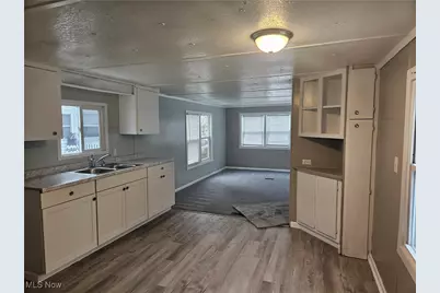 2305 E Waterloo Road, Akron, OH 44312 - Photo 4