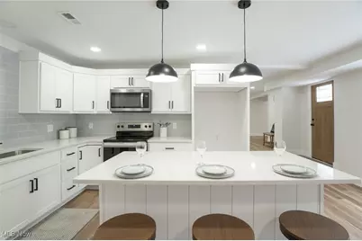 1038 Dell Circle NW, North Canton, OH 44720 - Photo 8