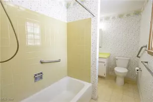 425 Providence Ave SE, New Philadelphia, OH 44663 - Photo 40