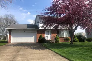 425 Providence Ave SE, New Philadelphia, OH 44663 - Photo 2