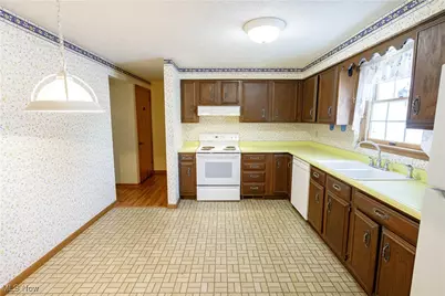 425 Providence Avenue SE, New Philadelphia, OH 44663 - Photo 8