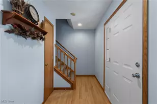 247 Hillside Dr, Wadsworth, OH 44281 - Photo 4