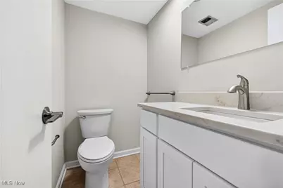 578 N Main Street, Amherst, OH 44001 - Photo 4