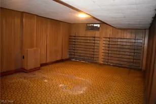 1649 Lancaster Dr, Youngstown, OH 44511 - Photo 14