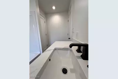 221 W 10th Street, Dover, OH 44622 - Photo 38