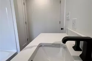 221 W 10th St, Dover, OH 44622 - Photo 38