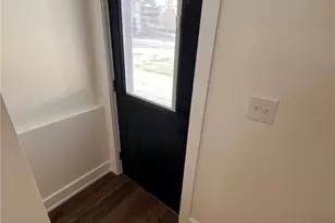 221 W 10th St, Dover, OH 44622 - Photo 10