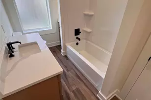 221 W 10th St, Dover, OH 44622 - Photo 36