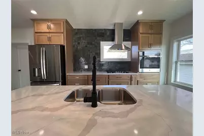 221 W 10th Street, Dover, OH 44622 - Photo 16