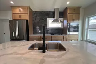 221 W 10th St, Dover, OH 44622 - Photo 16