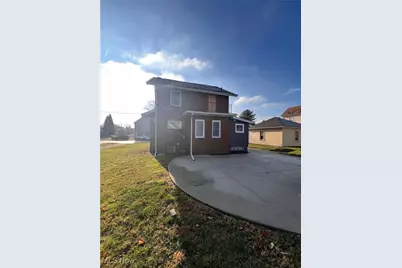 221 W 10th Street, Dover, OH 44622 - Photo 4