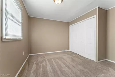 2103 Bollinger Avenue NE, Canton, OH 44705 - Photo 22