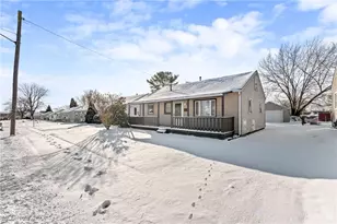 2103 Bollinger Ave NE, Canton, OH 44705 - Photo 2