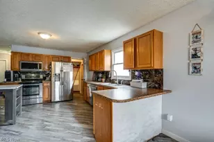 1282 Cordova Ave, Akron, OH 44320 - Photo 6