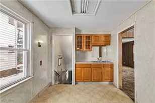 4306 W 52nd St, Loveland, OH 44144 - Photo 6