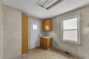 4306 W 52nd St, Loveland, OH 44144 - Photo 8