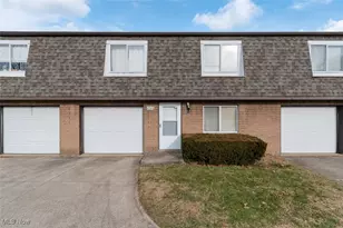 4542 Camelot Cir, Green, OH 44685 - Photo 16