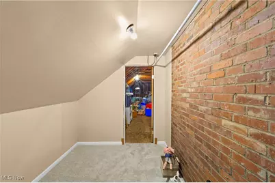 250 Schocalog Road, Akron, OH 44313 - Photo 40