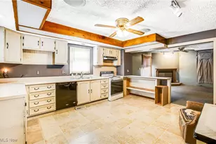 917 S Irvine Ave, Masury, OH 44438 - Photo 2