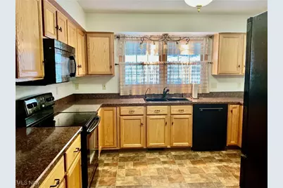 703 Beverly Avenue, Canal Fulton, OH 44614 - Photo 4